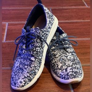 Toms Floral Canvas Sneakers - Size 8